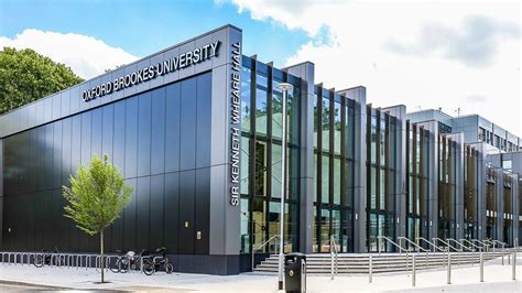 Oxford brookes university - Nov 16, 2023 · Oxford Brookes University is a public university in Oxford, England. It can trace its origins to 1865 when the former Oxford School of Art was established. In 1992 it became a university and was ... 